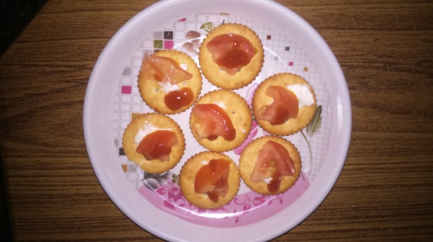 Cookies with Tomato and Creme Toppings